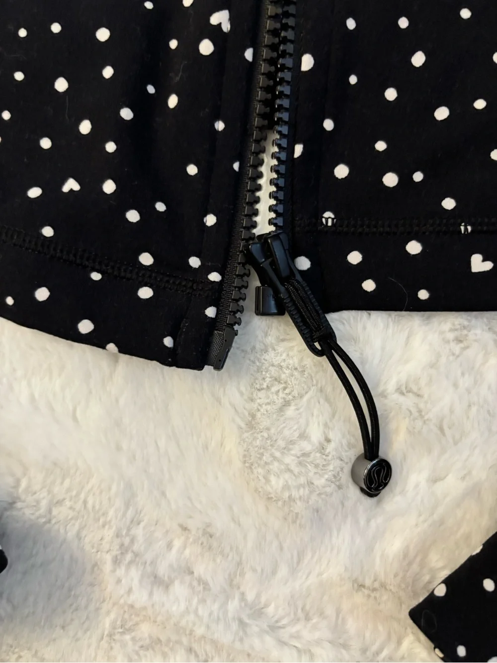 Lululemon Define Cropped Jacket Nulu SOLD OUT Black/Heart Scattered size 10 NWT - Picture 5 of 8